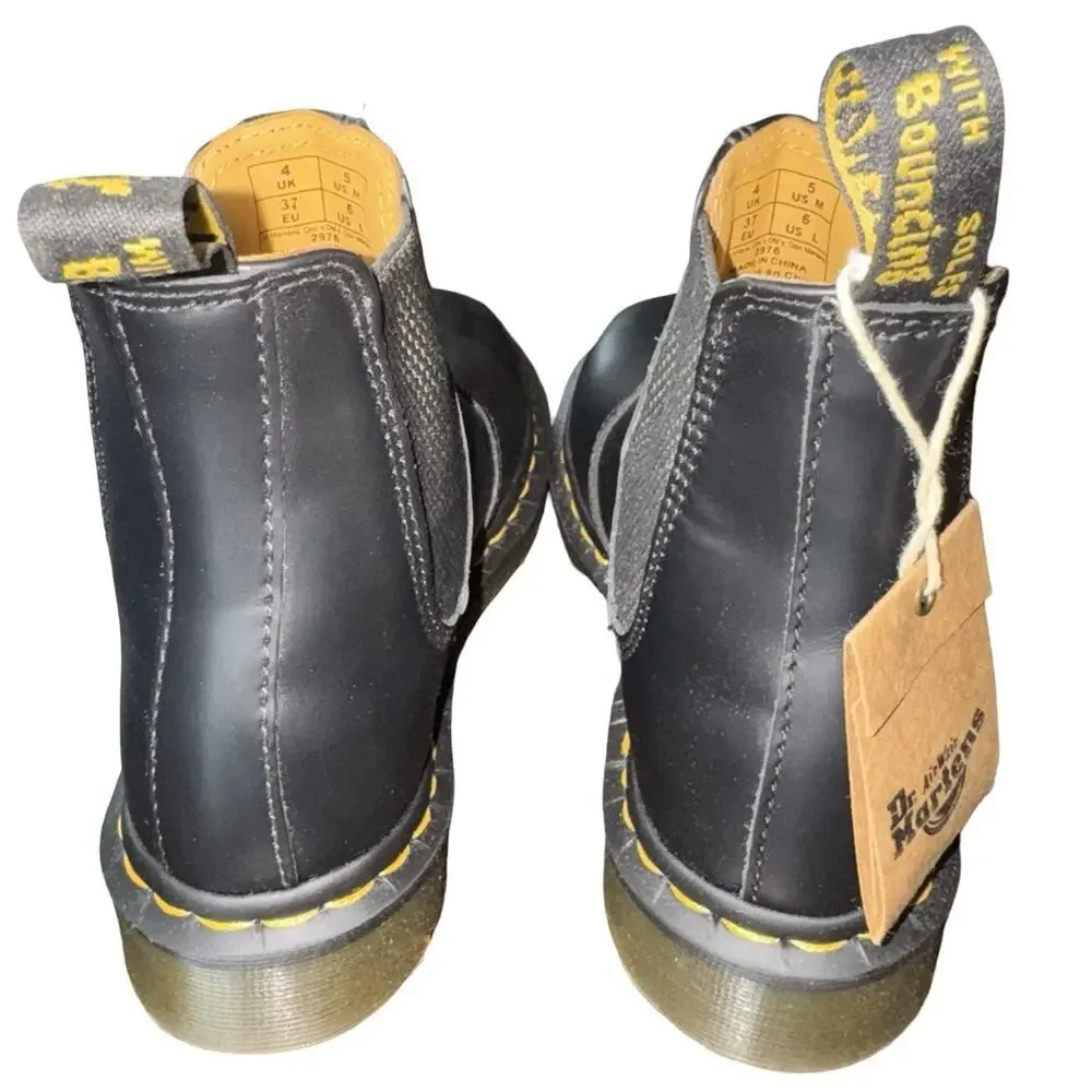 Dr. Martens 2976 YS Chelsea Boots Black Smooth Leather Women’s US 6 NWT